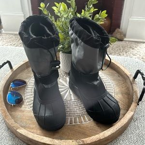 Columbia boots sz3 waterproof 🥰☃️❤️❄️⛄️